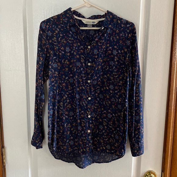 Old Navy long sleeved, button-down shirt, navy with floral print, medium, EUC - Picture 1 of 3